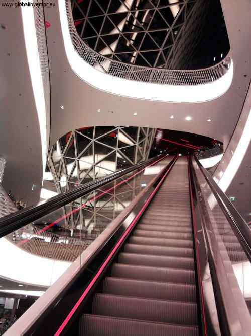 Die große Rolltreppe im MyZeil